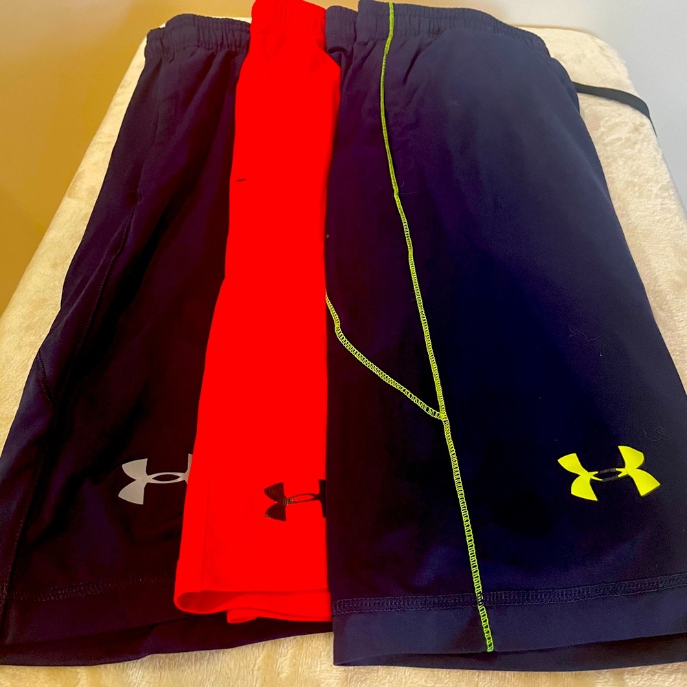 Men’s XL Under Armour 100% Polyester Gym Shorts.